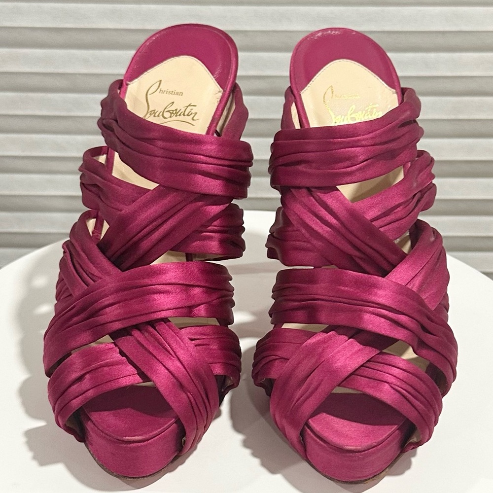 🌺CHRISTIAN LOUBOUTIN 🌺 Size: 37 - Picture 4 of 11